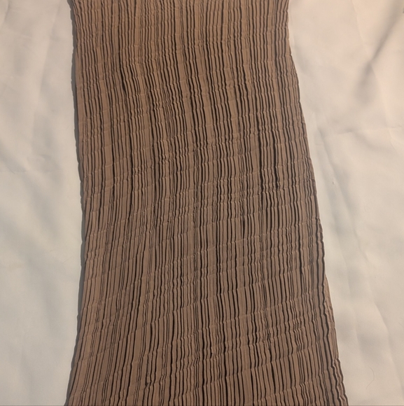 Elegant Vintage Tan Pleated Skirt - Picture 2 of 6